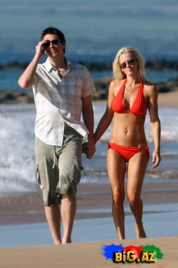 Jim Carrey, sevgilisi Jenny McCarthy ilə sahildə yaxalandı...